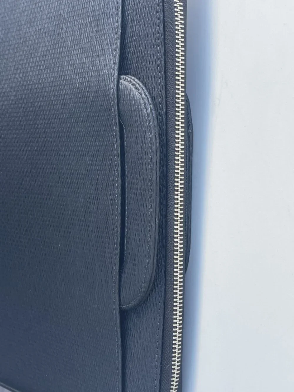 Tumi Business Executive Black Leather Portfolio Case Documents Organizer Zipper